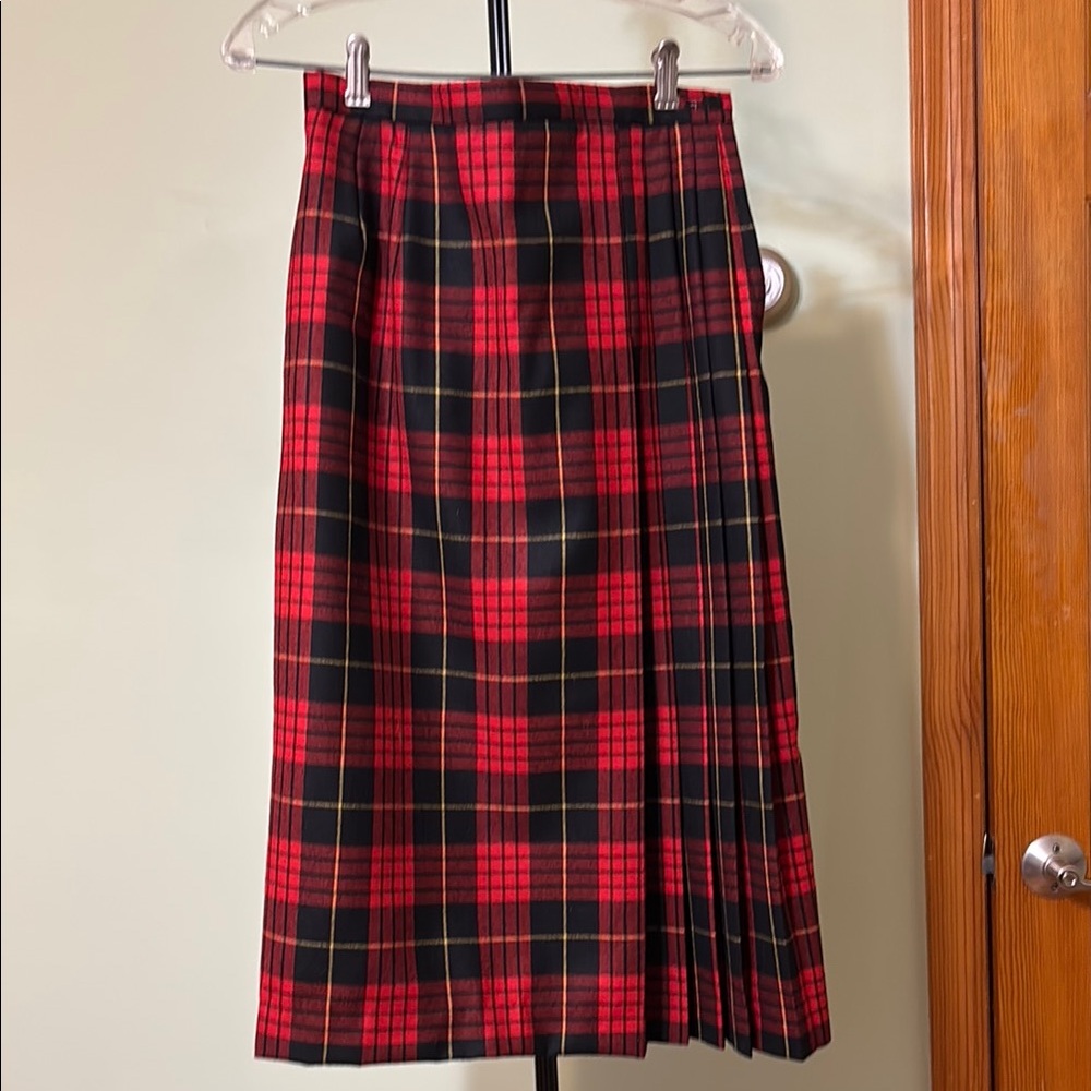 Saks Fifth Avenue Red and Black Pleated Midi Skirt